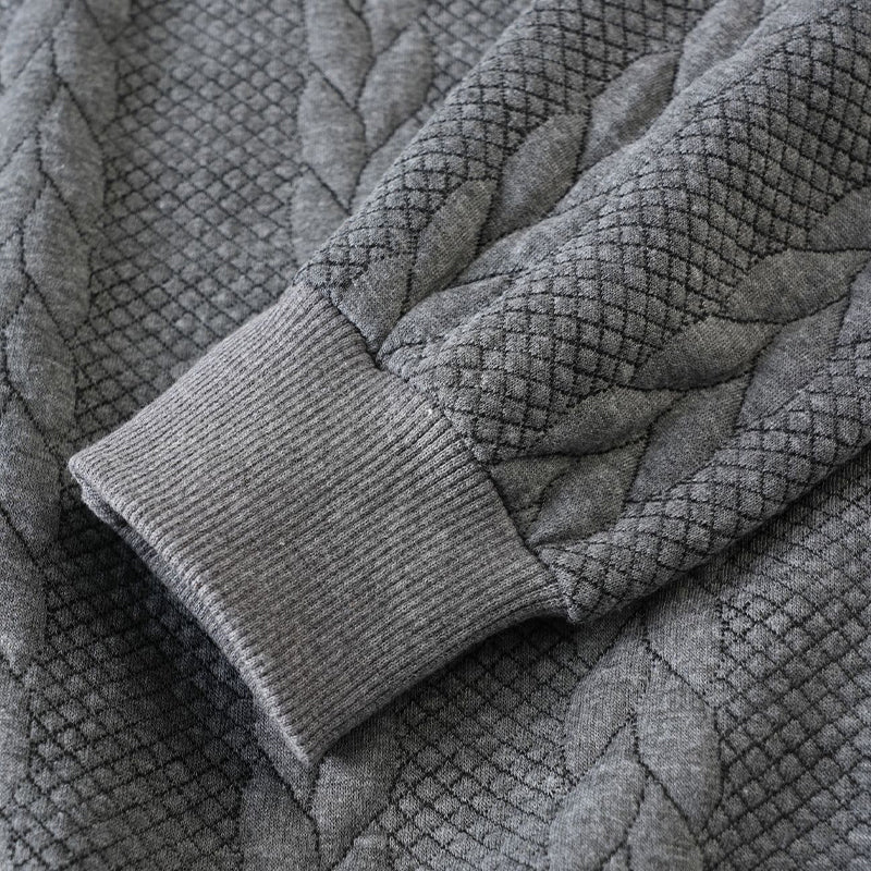 👔🧶 Lässiger Herrenpullover mit Halbreißverschluss – Zopfmuster für Wärme &amp; Stil! Perfekt für Arbeit ✨ und Freizeit 🌿 aus nachhaltiger Baumwolle.