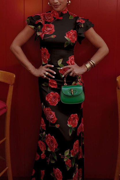 🎉Heiße Aktion: 51 % RABATT!🥳 Cheongsam-Stil Maxikleid mit Rosenblüten-Print, gestuften Volantärmeln und Stretch-Stoff.