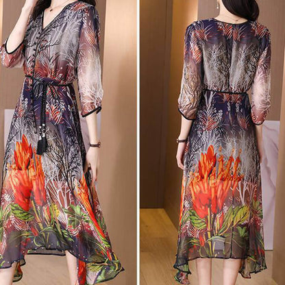 Lockeres, anmutiges, mittellanges Kleid mit Printmuster in Übergröße