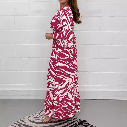 Kleid mit V-Ausschnitt, Zebrastreifen-Taille und 3/4-Ärmeln
