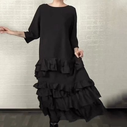 Übergroßes, fließendes Kleid mit Rüschen und Lagen