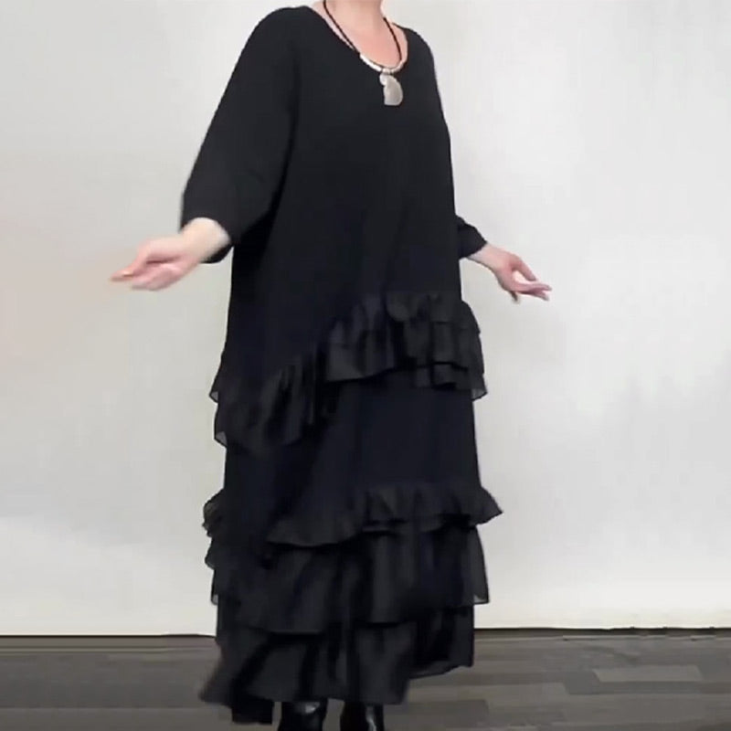 Übergroßes, fließendes Kleid mit Rüschen und Lagen