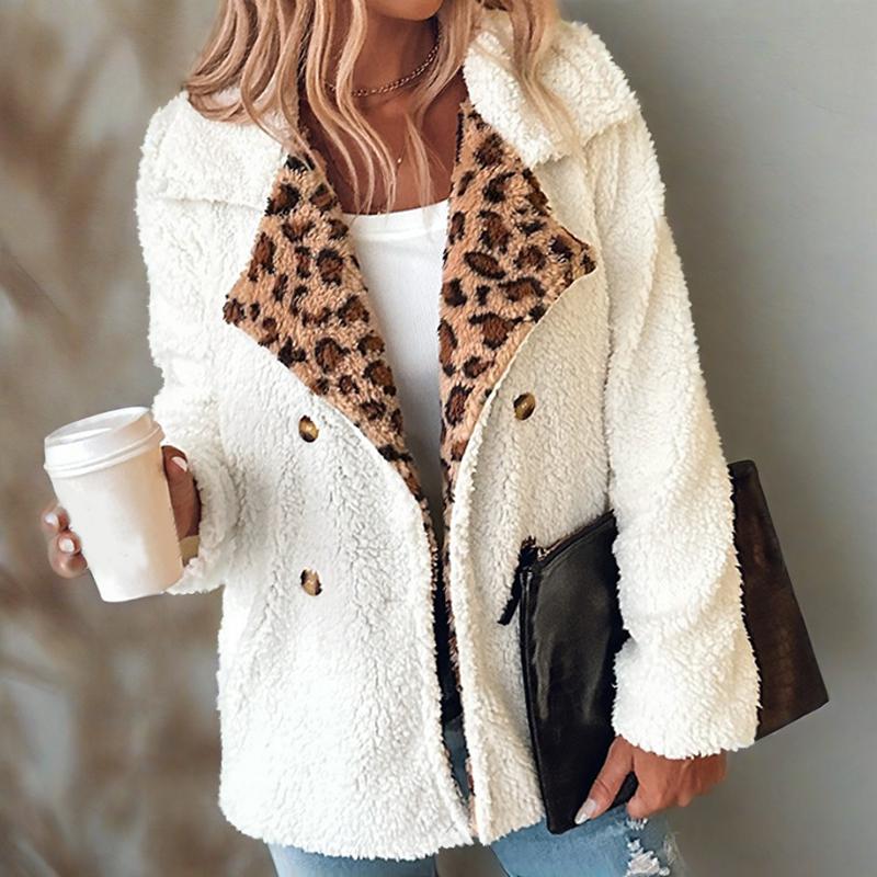 Gemütlicher Kurzmantel mit Leoparden-Revers