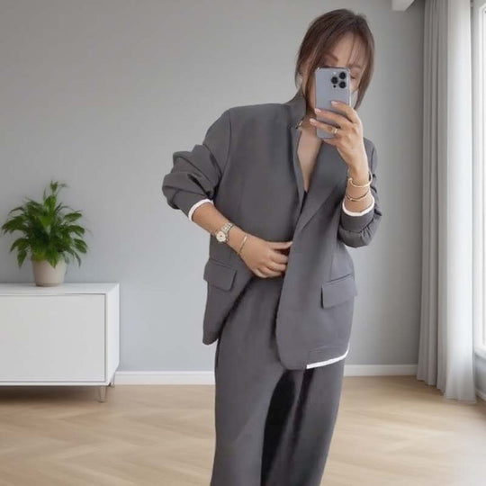 Damen-Zweiteiler: Blazer mit langen Ärmeln &amp; Hose mit weitem Bein