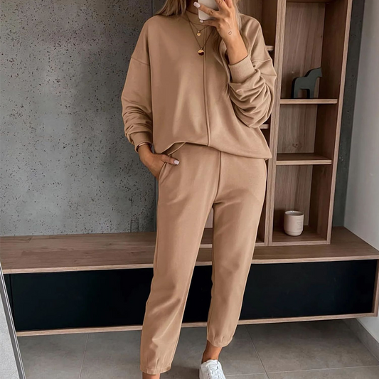 Women’s Cozy 2-Piece Sweatshirt & Joggers Set
