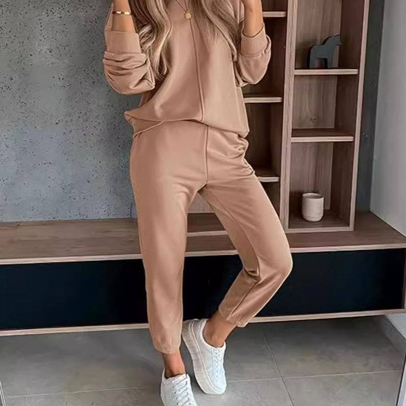 Women’s Cozy 2-Piece Sweatshirt & Joggers Set