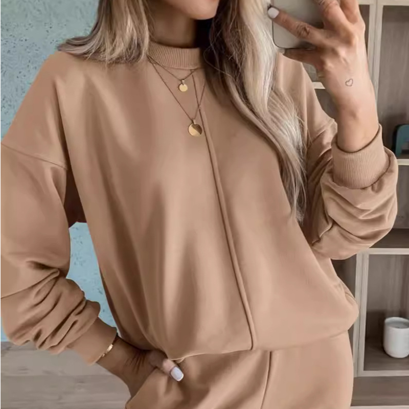 Women’s Cozy 2-Piece Sweatshirt & Joggers Set