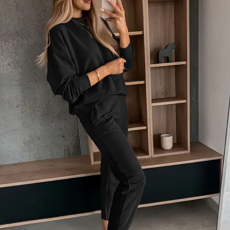 Women’s Cozy 2-Piece Sweatshirt & Joggers Set