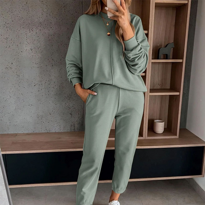 Women’s Cozy 2-Piece Sweatshirt & Joggers Set