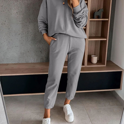 Women’s Cozy 2-Piece Sweatshirt & Joggers Set