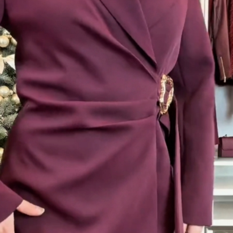 Damen-Blazerkleid mit langen Ärmeln und fallendem Revers