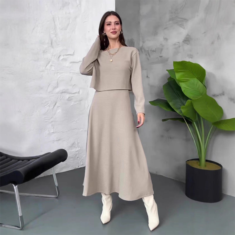 🔥Neuheiten Sonderangebot💃 2-teiliges Strick-Outfit für Damen: Midikleid mit Spaghettiträgern und bauchfreies Oberteil