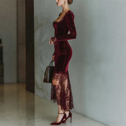 Damenkleid mit quadratischem Ausschnitt und Spitzenverzierung