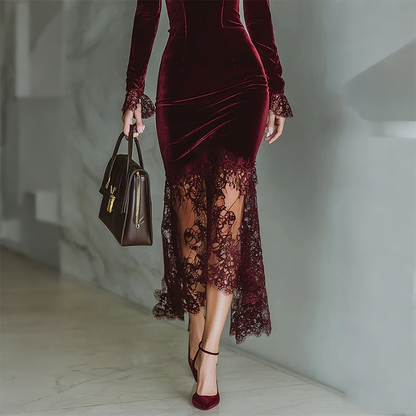 Damenkleid mit quadratischem Ausschnitt und Spitzenverzierung