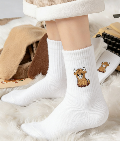 ⏳LETZTER TAG DES SALE 50 % RABATT!🔥Süße, warme Plüschsocken für Damen mit Highland-Kuh-Stickerei