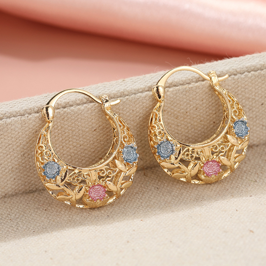 💛✨ Must‑Have! 🌙 Gold‑Plated Crescent Hoop Earrings with Enamel Flowers – Delicate floral charm &amp; everyday elegance, ideal for gifting 🌸